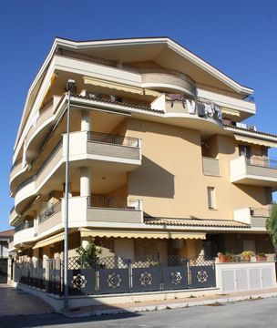 Penthouse dans Alba Adriatica
