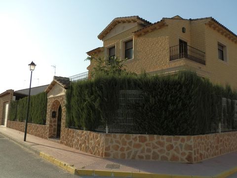Villa dans Daya Nueva