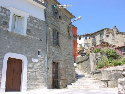 Townhouse dans Castiglione Messer Marino