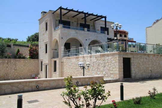 Villa dans Εβραέκέ