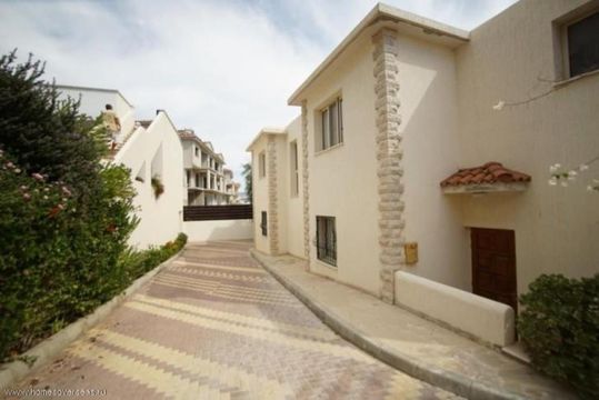 House dans Paphos