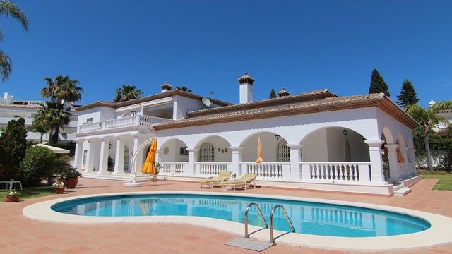 Villa dans Bahia De Marbella