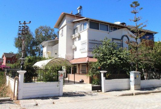 Villa dans Yeni Mah.