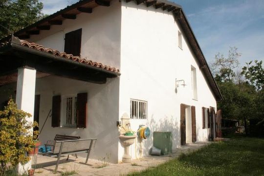 Maison individuelle dans Mombaruzzo