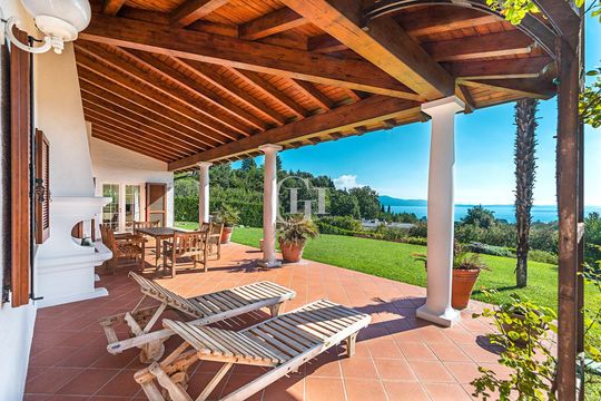 Villa dans Padenghe sul Garda