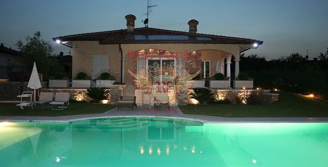 Villa dans Manerba del Garda