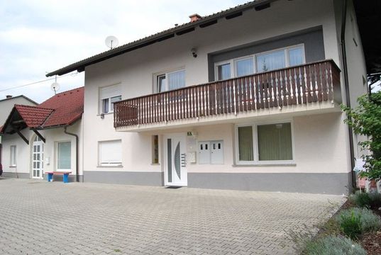Maison individuelle dans Škofljica