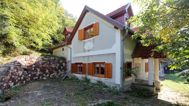 House dans Koveskál