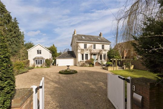 House dans Claygate