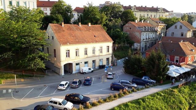 Townhouse dans Maribor