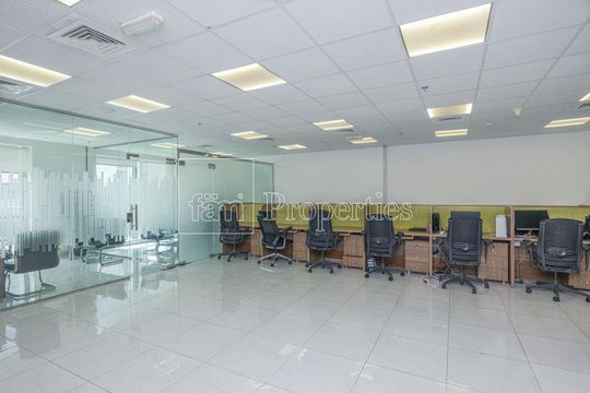 Bureau dans Abu Dhabi Emirate