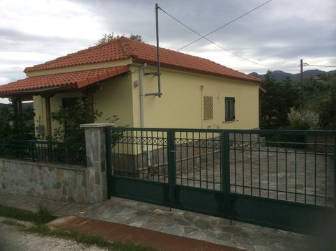 Maison individuelle dans Gardiki