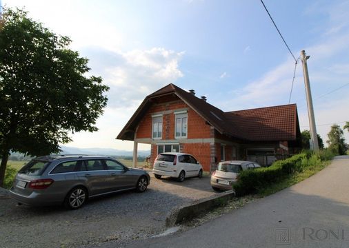 Maison individuelle dans Borovnica